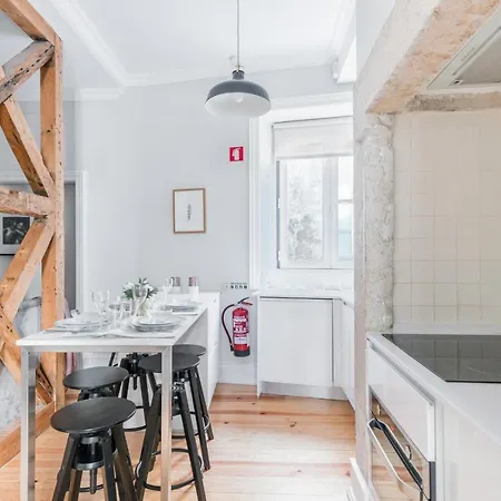 Center Iv Apartment *