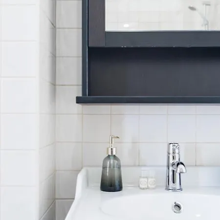 Center Iv Apartment *